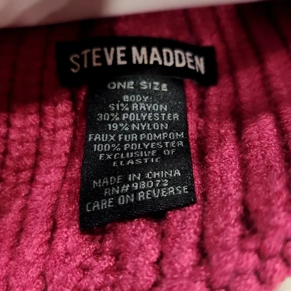 NWT Steve Madden Raspberry Knit Faux Fur Pom-Pom Beanie Hat One Size - Picture 5 of 6